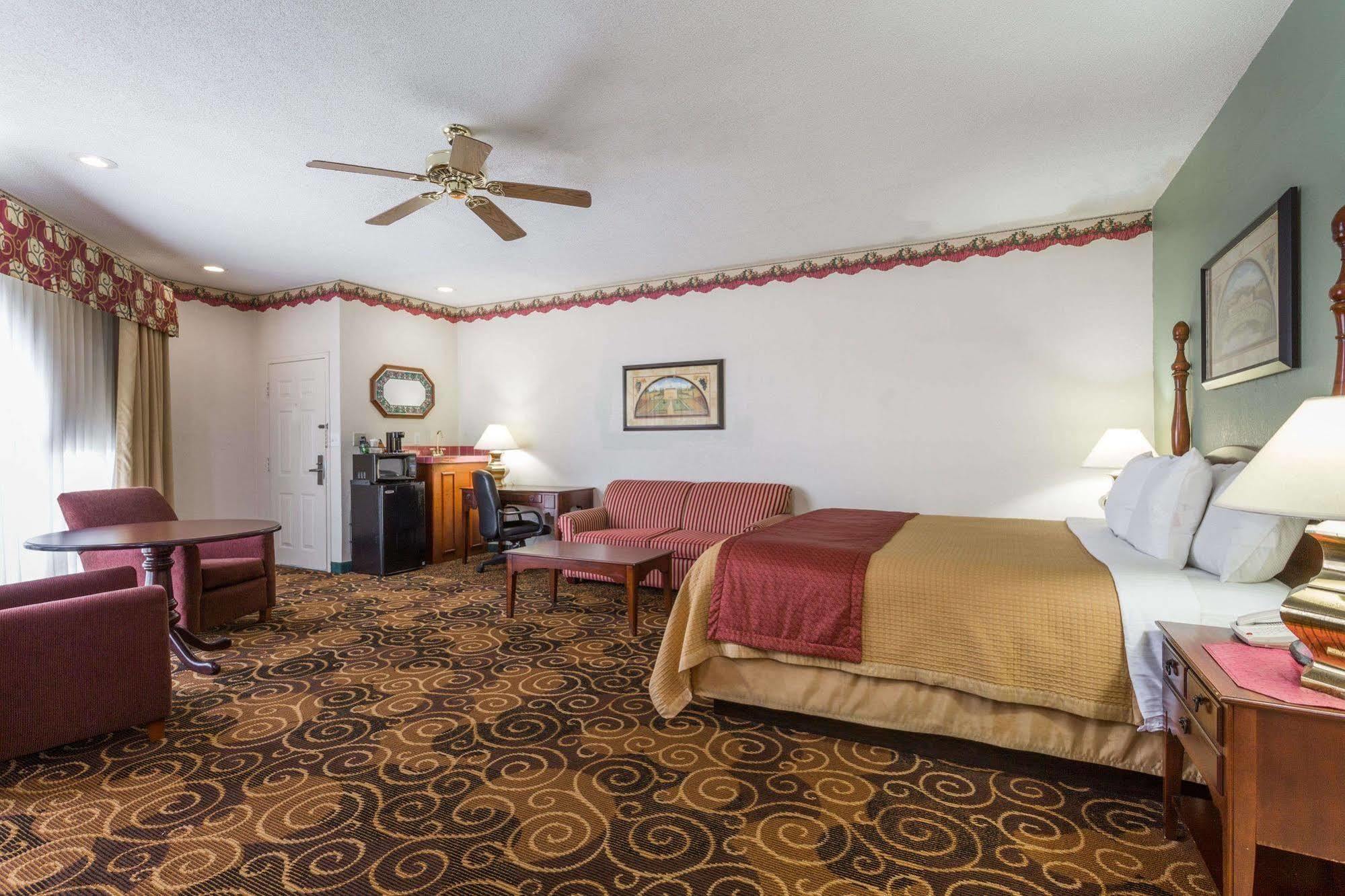 Days Inn By Wyndham Orangeburg Buitenkant foto
